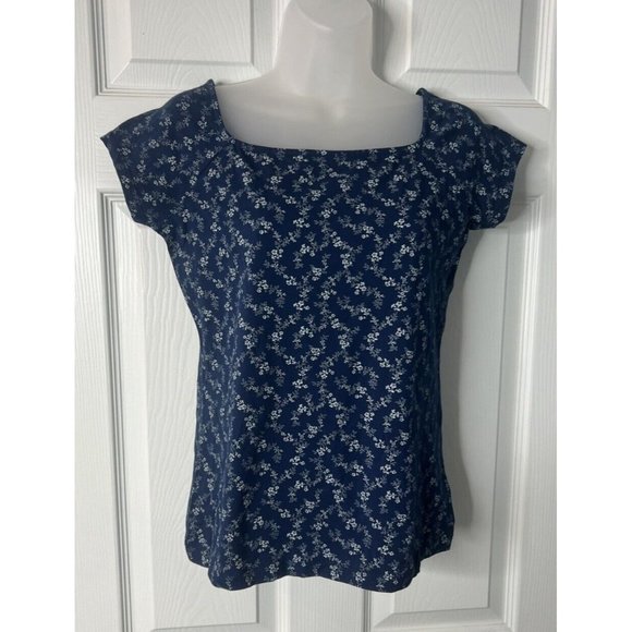 Women's Clothing Bundle: White Jeans & Assorted Tops - Size M/S/P - Picture 12 of 16